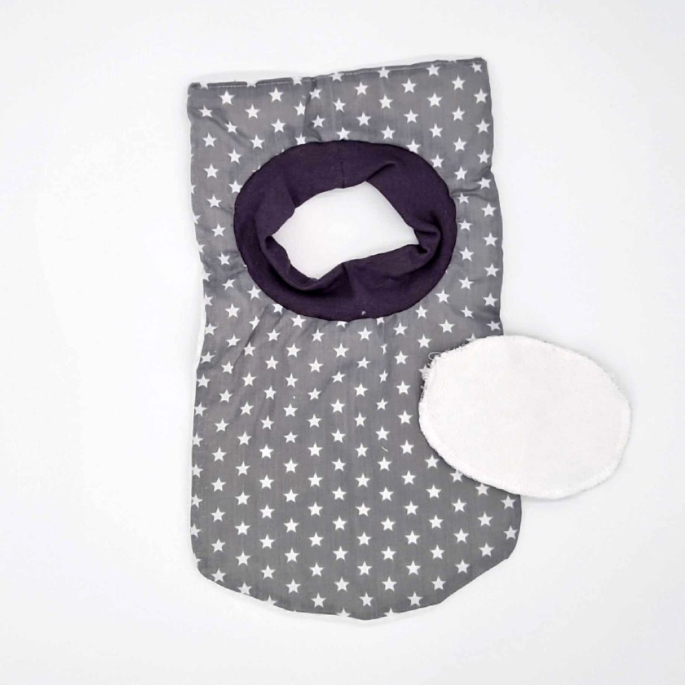 Bavoir à enfiler - vu côté tissu à motif