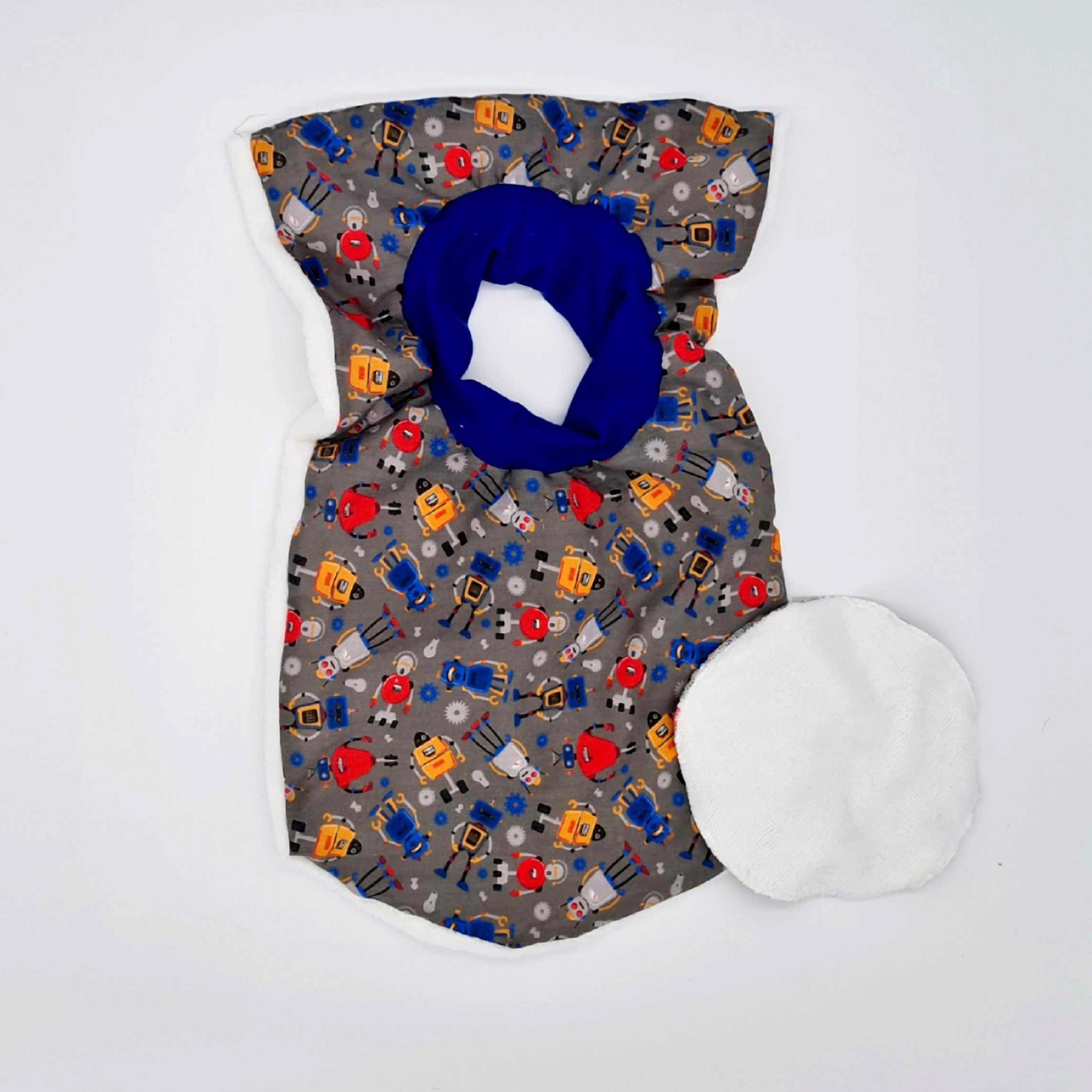 Bavoir à enfiler - vu côté tissu à motif