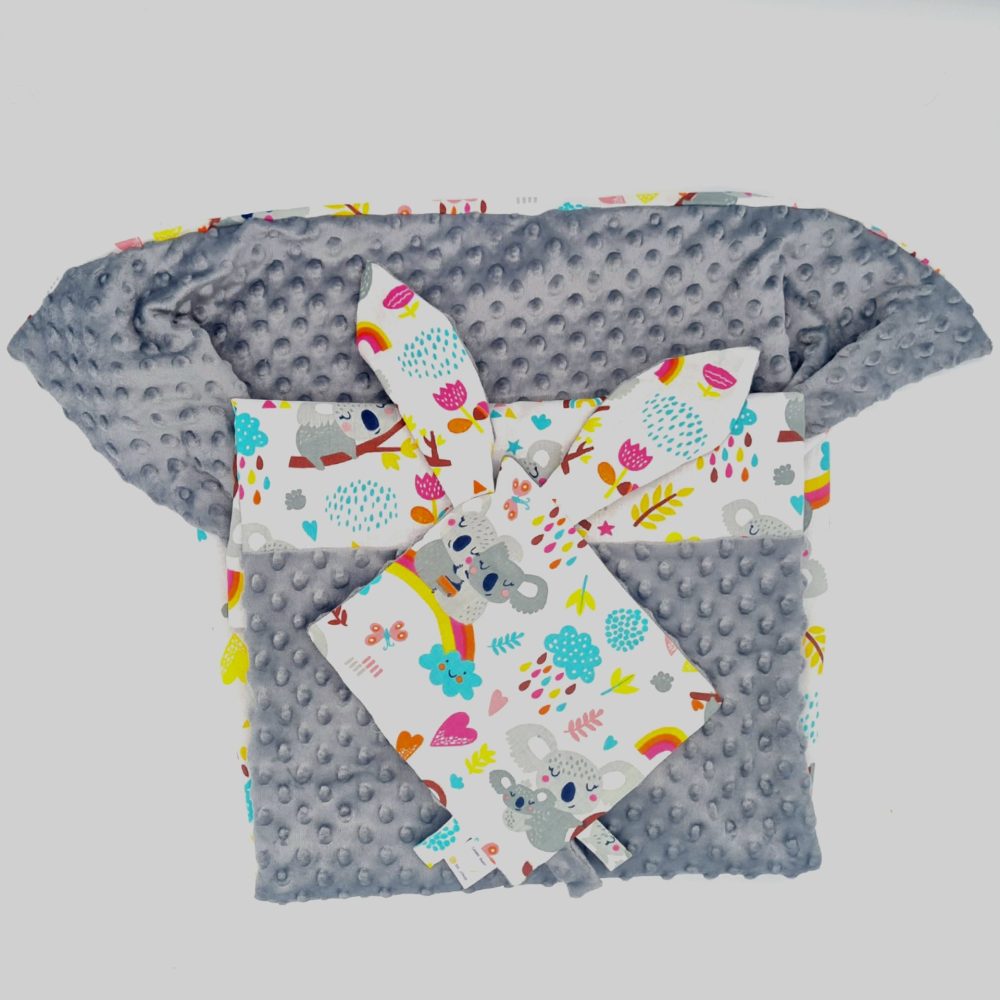 Ensemble couverture et doudou avec de petits koalas mignons à personnaliser pour bébé