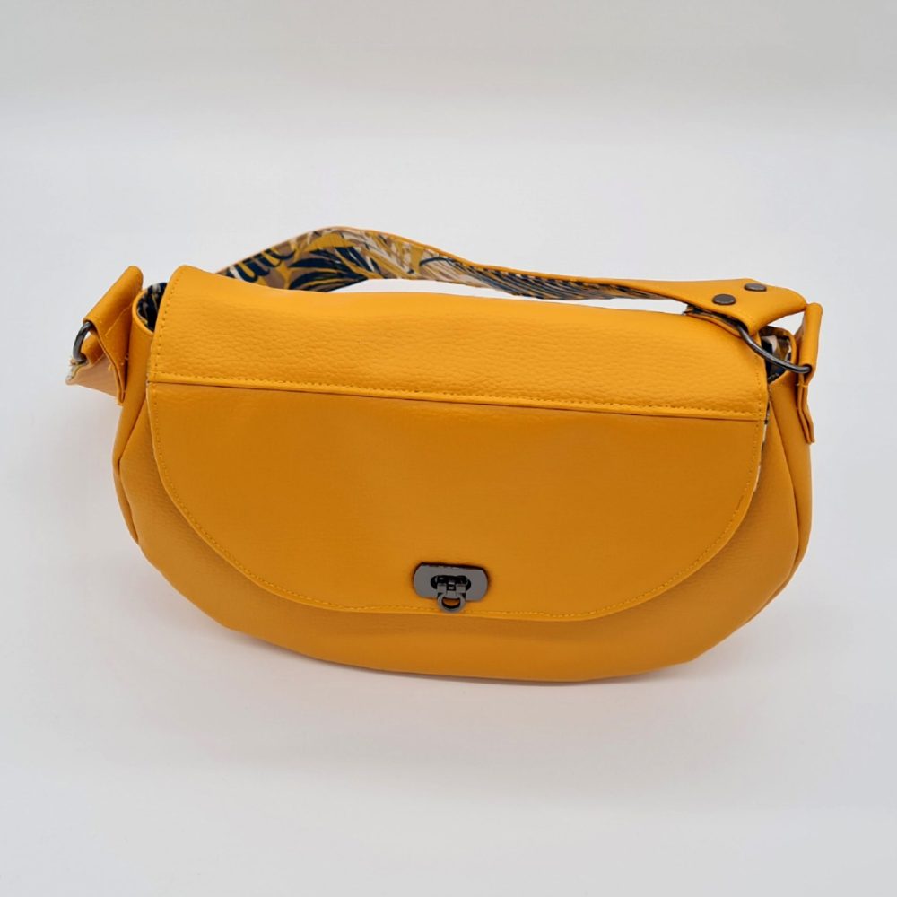 Sac à main couleur jaune moutarde vu de face