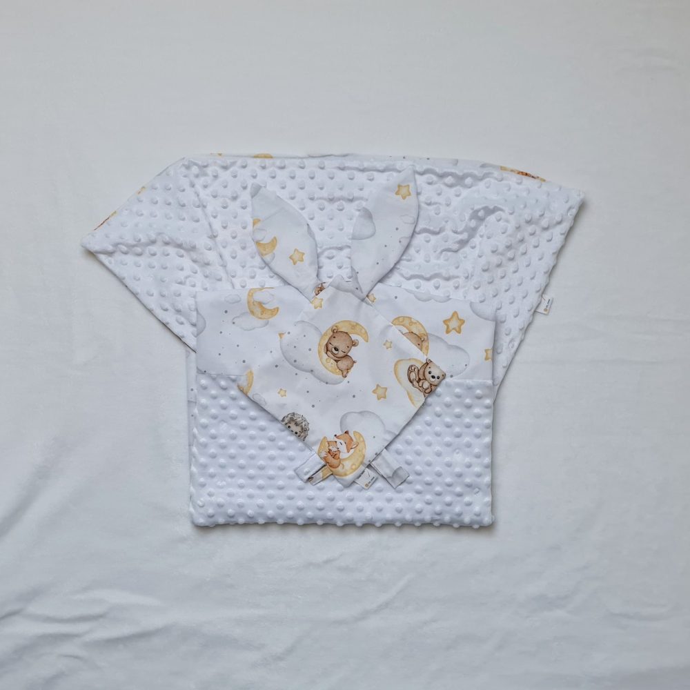 Ensemble couverture et doudou à personnaliser avec motifs animaux dormeurs dans les nuages sur la lune.